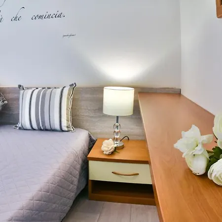 Casa Christina Rentals-24 Peschiera del Garda