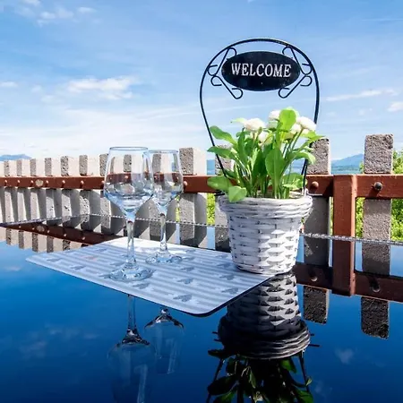 Casa Christina Rentals-24 Apartment Peschiera del Garda