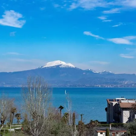 Casa Christina Rentals-24 Apartment Peschiera del Garda
