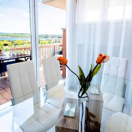 Casa Christina Rentals-24 Apartment Peschiera del Garda